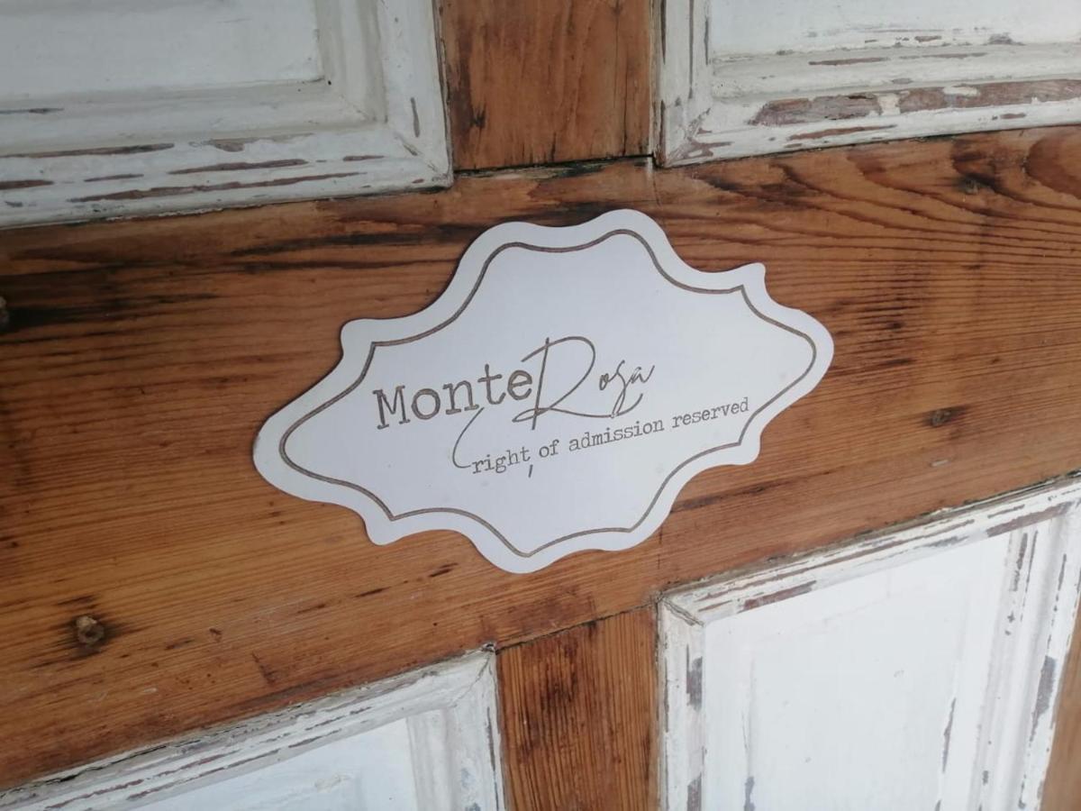 Monte Rosa Guesthouse ロウソンヴル エクステリア 写真